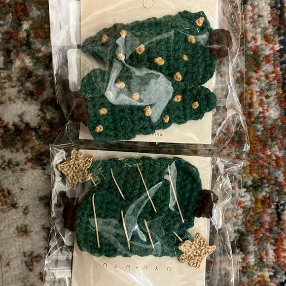 Accessories - Christmas hair clips knitted
